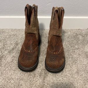 Ariat Gem baby boots, women size 7 fatbaby style